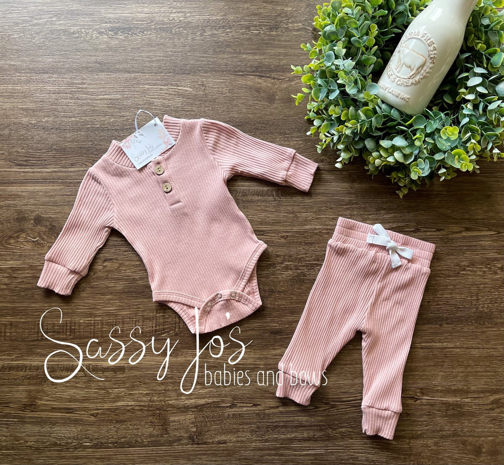 Newborn Girl Outfits | Sassy Jo's Babies and Bows